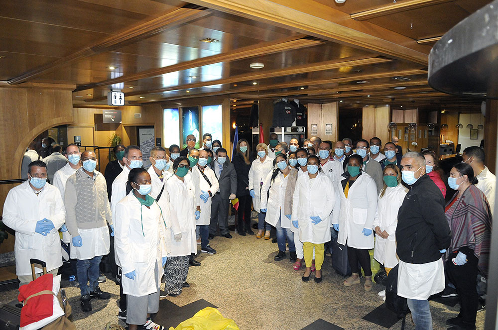 Metges cubans a l'hotel Panorama d'Escaldes-Engordany