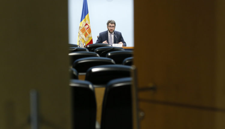 Eric Jover ministre portaveu va parlar del tall de carreteres
