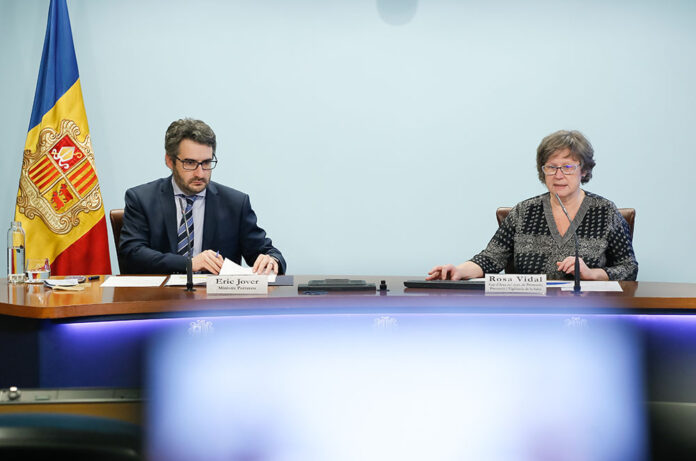 Rosa Vidal i Eric Jover en roda de premsa sobre la covid-19