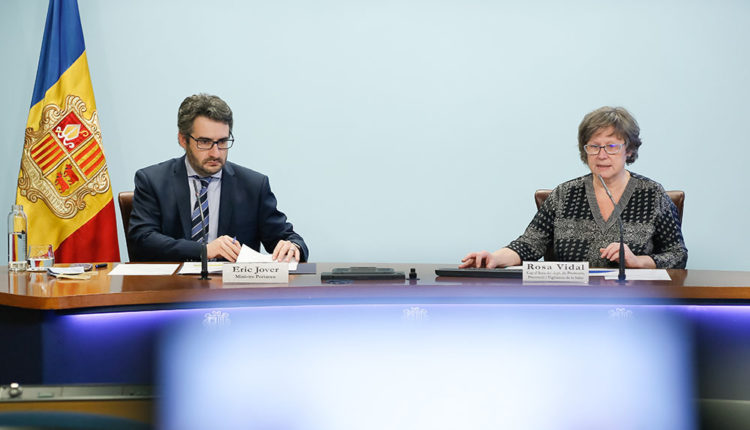 Rosa Vidal i Eric Jover en roda de premsa sobre la covid-19