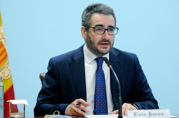 Eric Jover ministre portaveu parlant dels crèdits tous