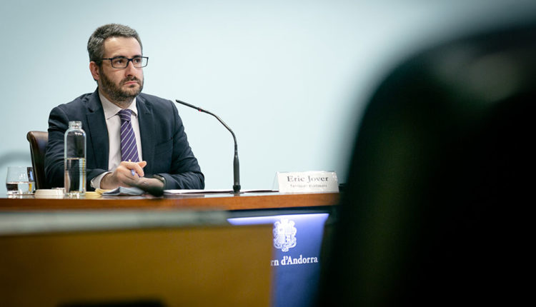 Eric Jover parlant sobre la venda d'Andorra telecom i feda