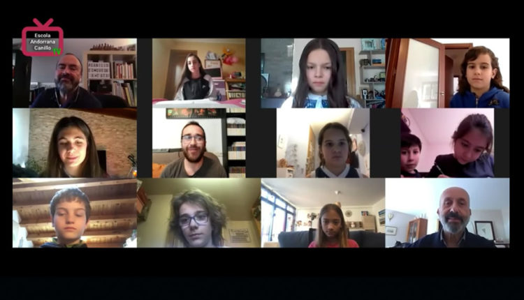 Roda de premsa dels mini periodistes a Benazet