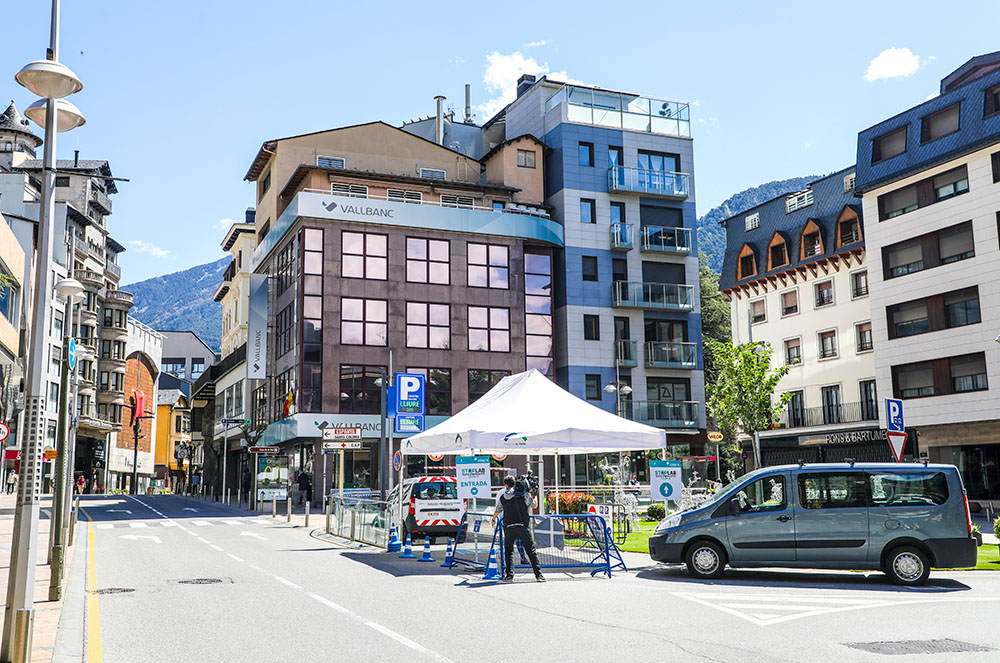 Entrada al pàrquing centre ciutat d'Andorra la Vella