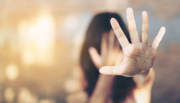 Dona víctima de violència de gènere