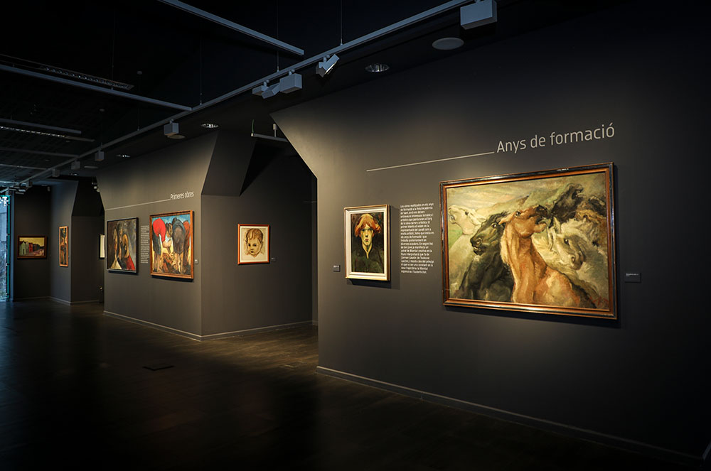 Artalroc amb les pintures de Joan Monegal