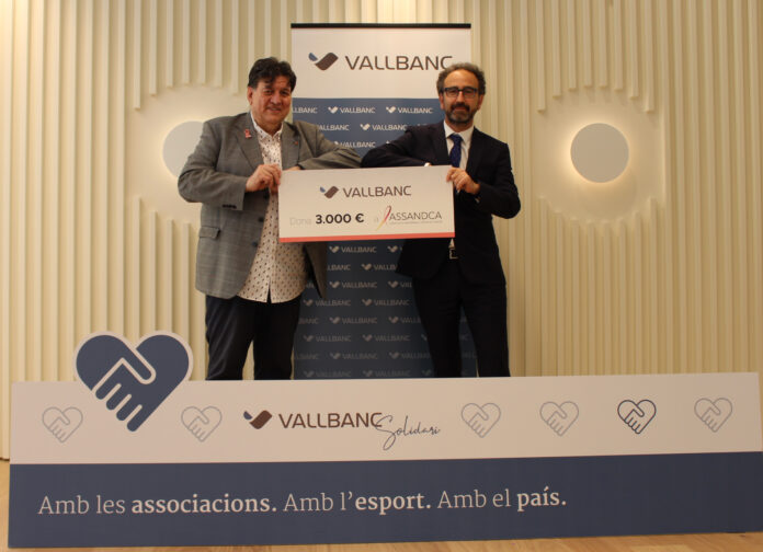 Vall Banc entrega el xec a ASSANDCA