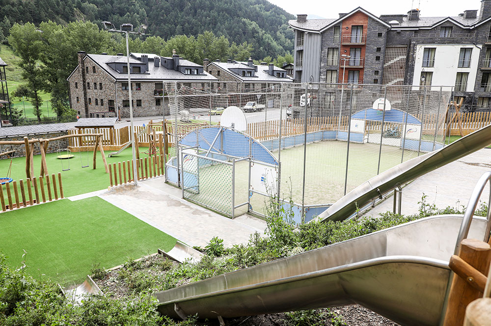 Vista del Parc Infantil a Ordino