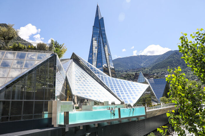 Piscina panoràmica de Caldea