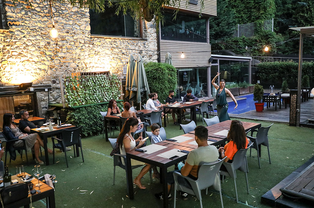 Dansa de Nefer Shu al Buda Gastro