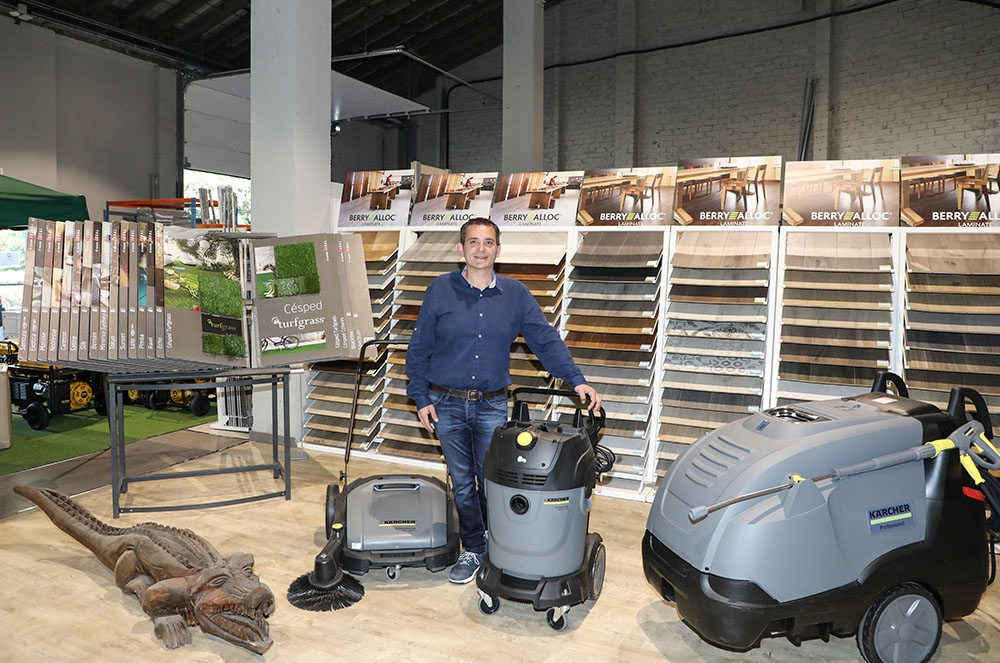 Abel Mavid a la Ferreteria Mavid