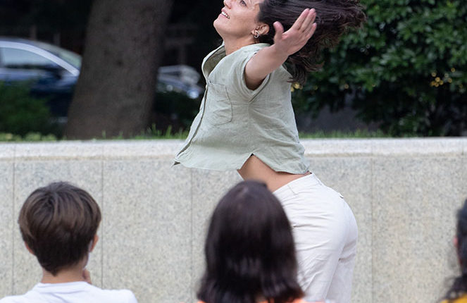 EspectacleVestida de Mar durant Colors d’Estiu, al Parc de la Mola