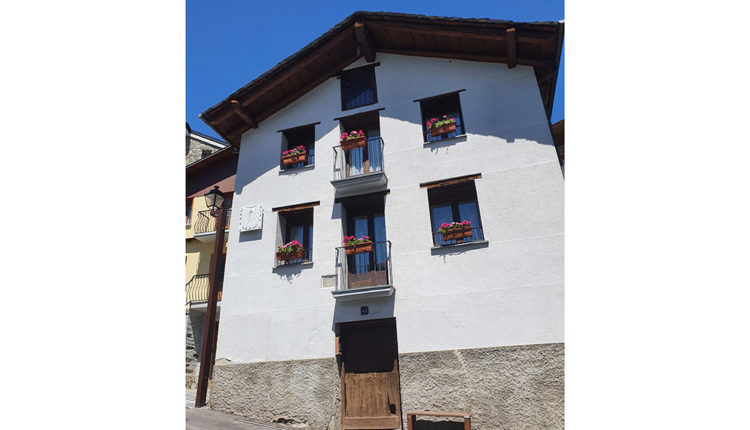 dona_secret_canillo_florim