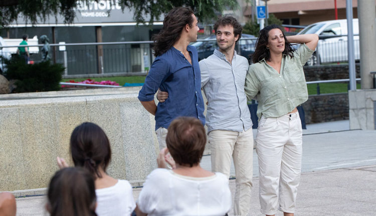 EspectacleVestida de Mar durant Colors d’Estiu, al Parc de la Mola