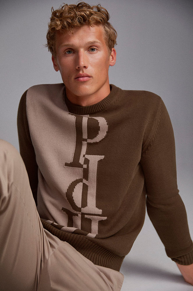 Jersei amb el coll Caixa, de Pedro del Hierro. 89,90