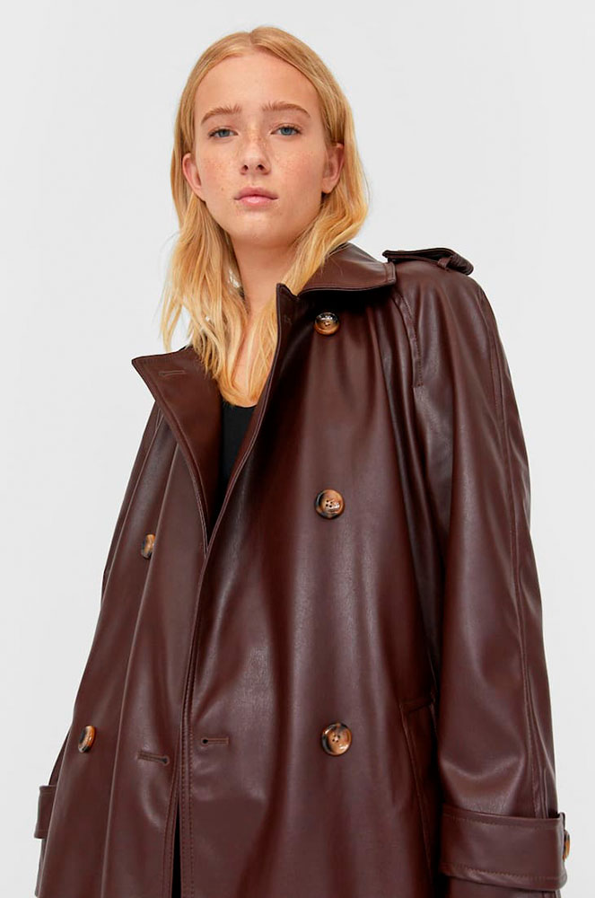 Trench pastel de Stradivarius,