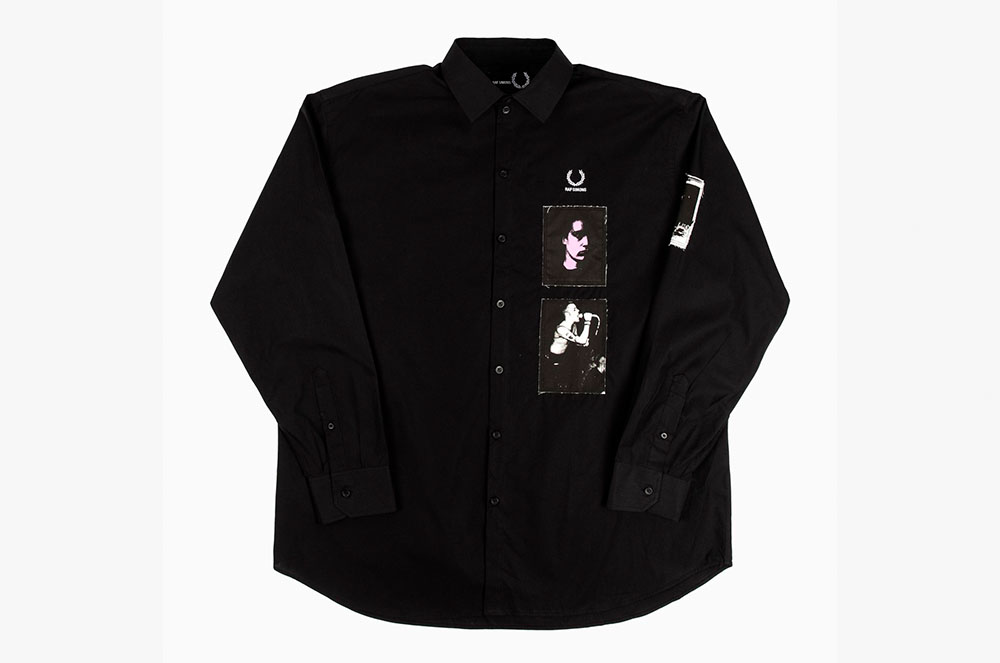 Camisa oversize negre, amb pegat estampat