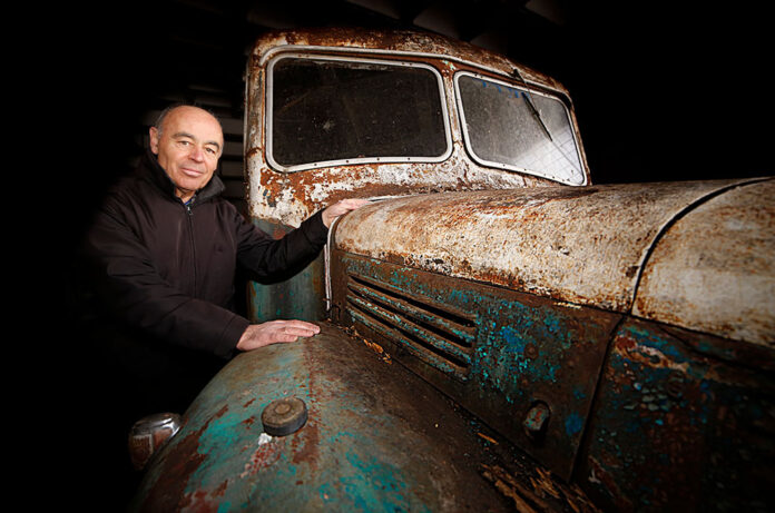 Claude Benet i el Dodge Fargo