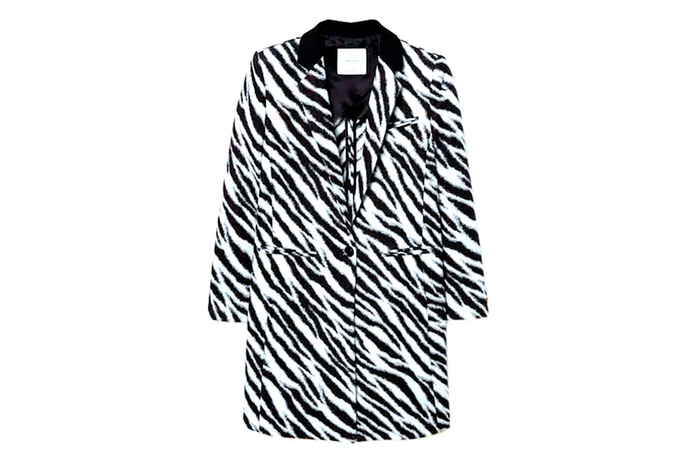 Abric tipus blazer amb print de zebra, de Mango