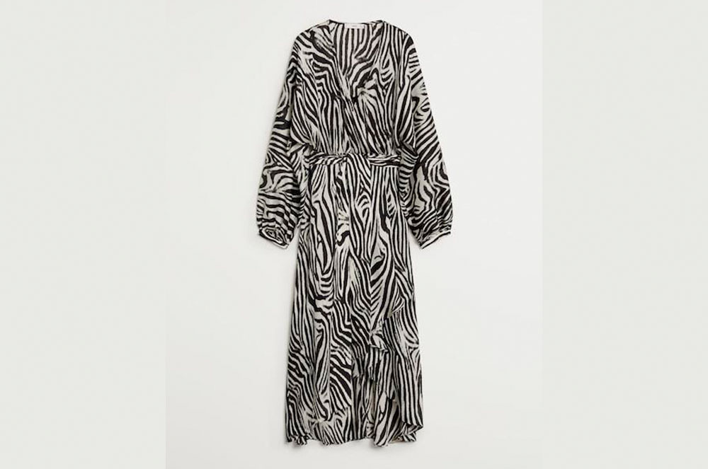 Aquest vestit, a tall midi i creuat, és una altra versió del vestit de zebra. En aquest cas, de Mango