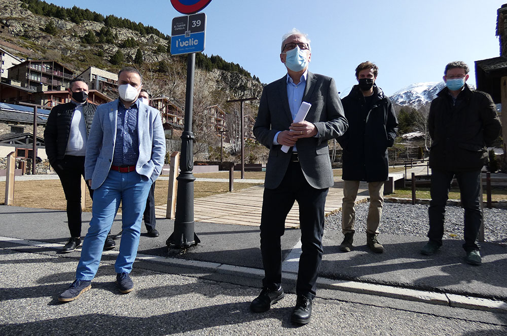 Francesc Camp presentant el bus a demanda