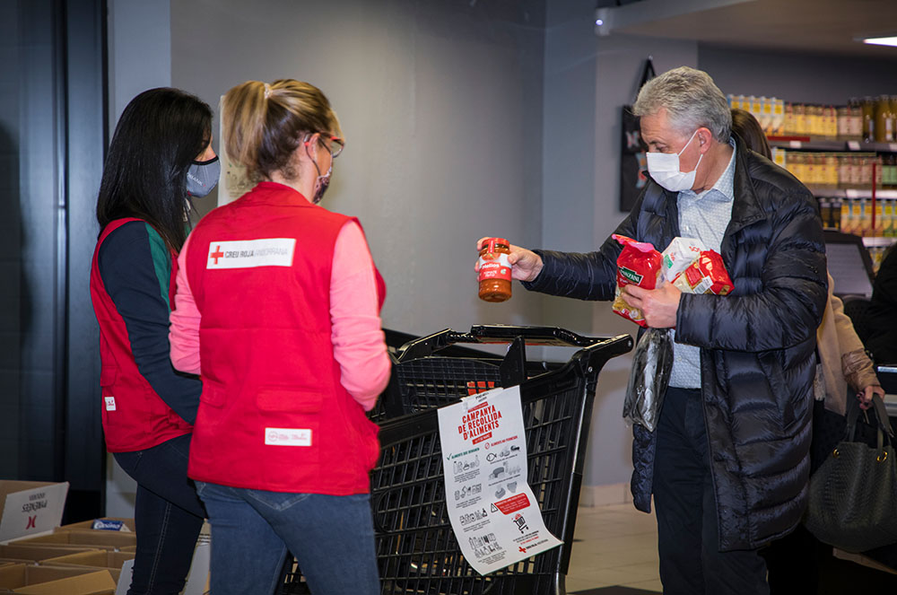Recollida solidària d'aliments Creu Roja Andorrana
