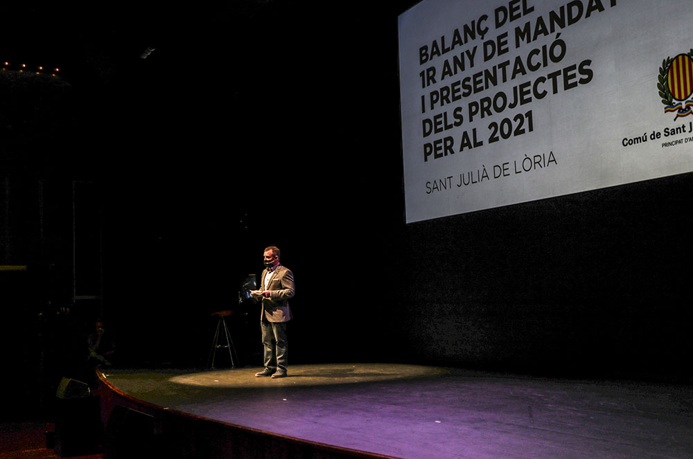 Josep Majoral a la reunió del poble