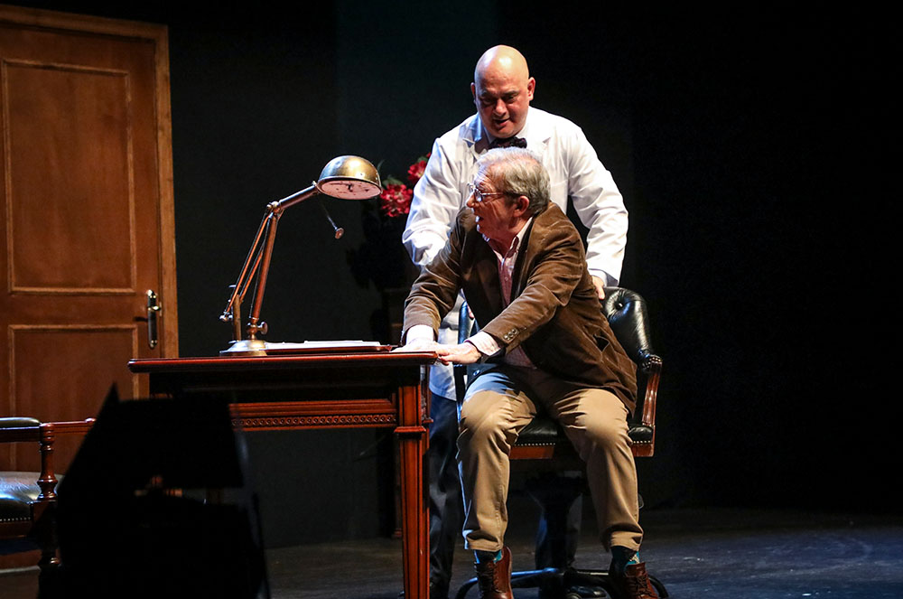 Joan pera a l'espectacle alguns neixen estrellats