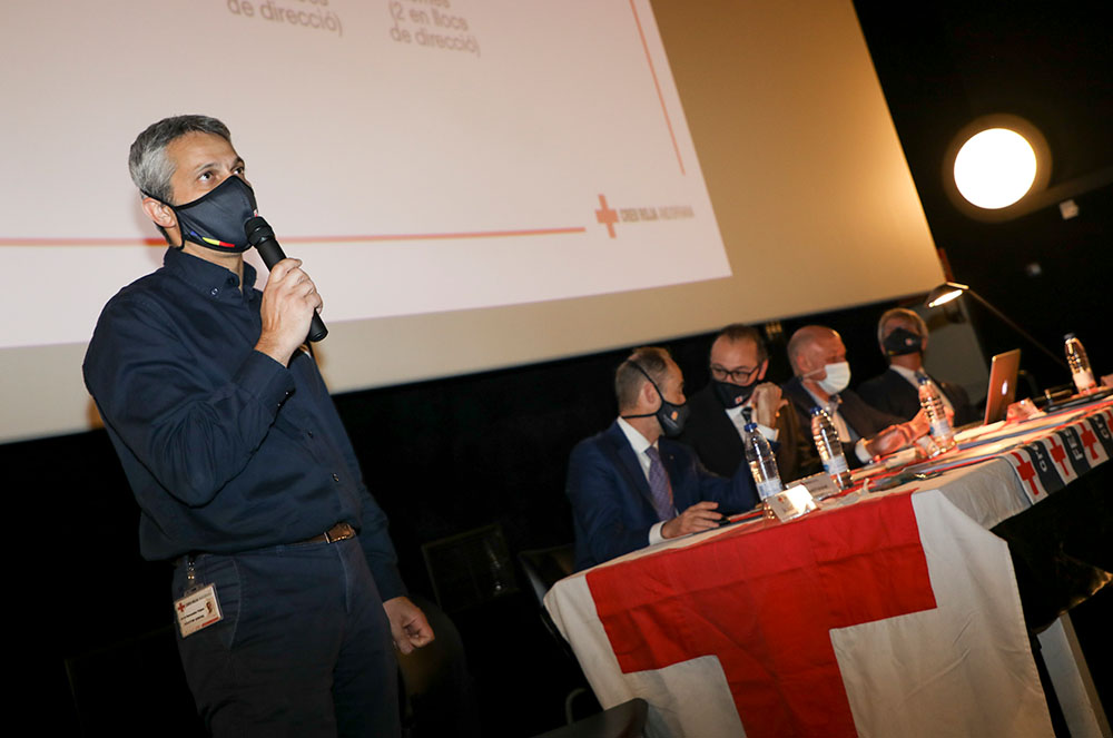 Jordi Fernández a l'Assemble general de la Creu Roja Andorrana