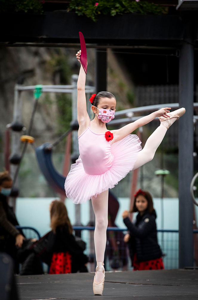 Exhibició de dansa a la setmana de la diversitat cultural