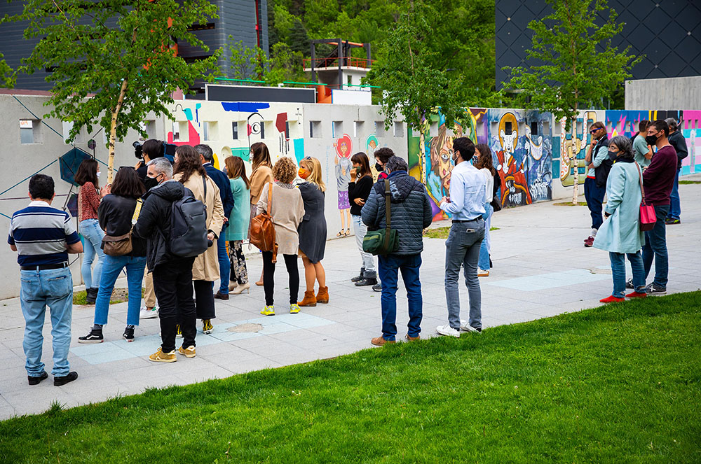 Presentació del mural a Santa Coloma