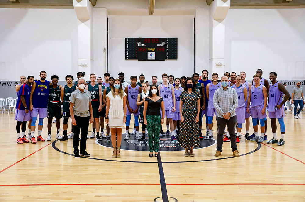 Autoritats amb els equips de basquetbol del Barça i Limoges