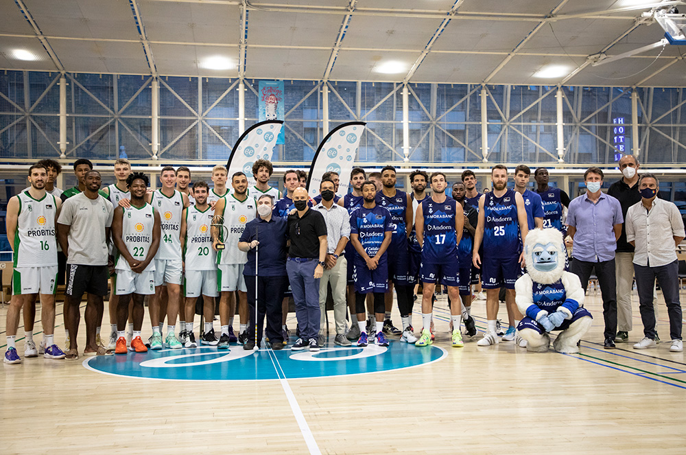 Fotografia final amb Club Joventut Badalona i Morabanc Andorra