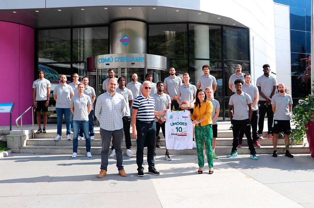 Equip del Limoges i la cònsol major d'Encamp