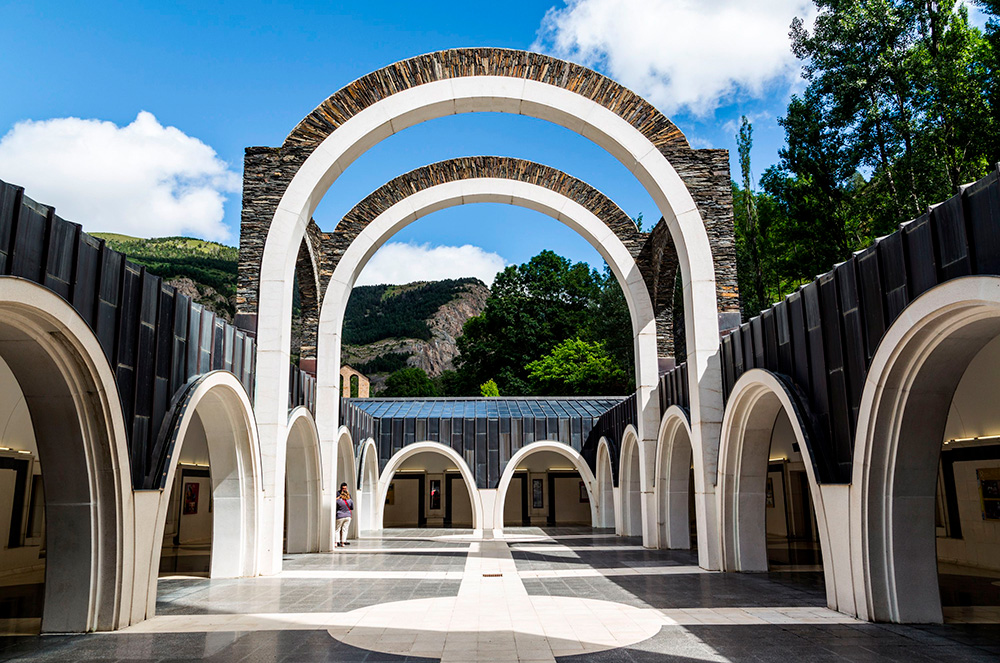 Arcs del nou Santuari de Meritxell