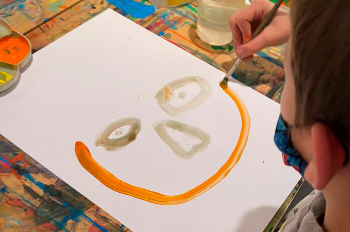Activitat de pintura al Museu Carmen Thyssen Andorra