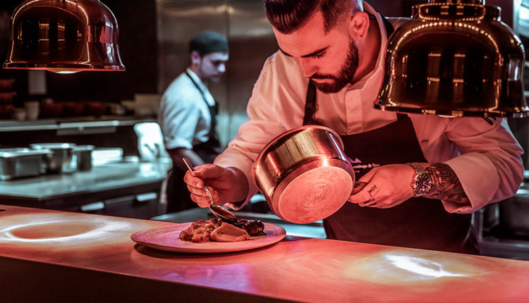 2001-04_55_sporthotel_cuisine_hd