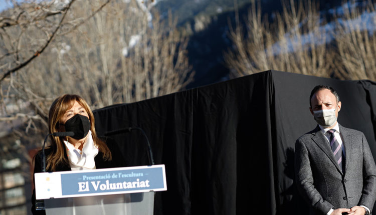 Presentació escultura Homenatge Voluntariat.20-12-2021