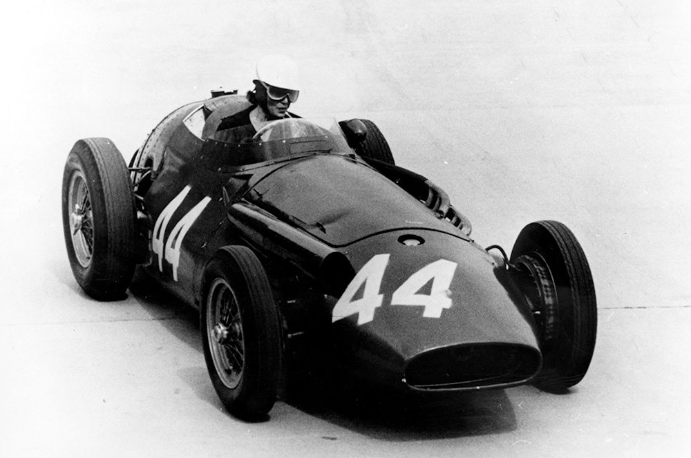 Maria Teresa De Filippis a bord d'un Maserati