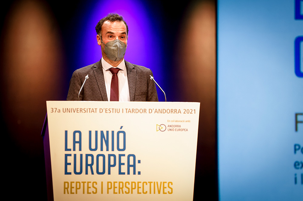 Pol Morillas moderador de la Universitat d'Estiu i Tardor d'Andorra