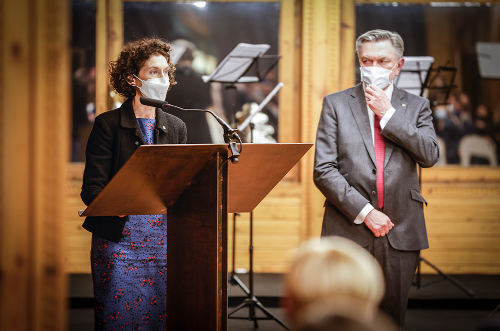 Ministra María Ubach i Yuri Korchagin