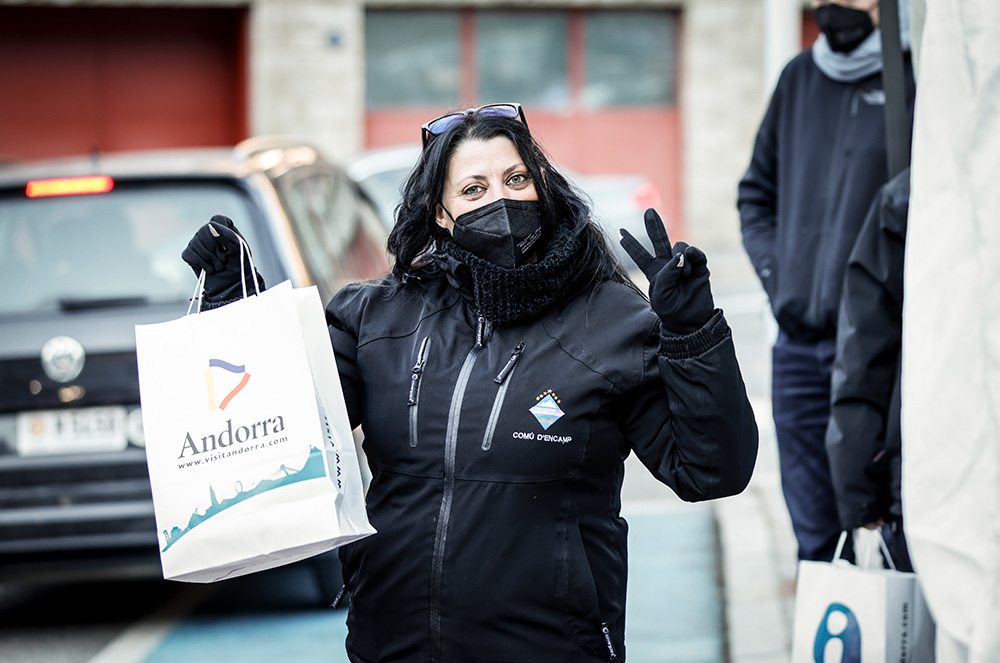 Voluntaris a les escudelles de Sant Antoni