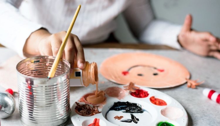 Manualitats en família amb material reciclat, de 6 a 8 anys