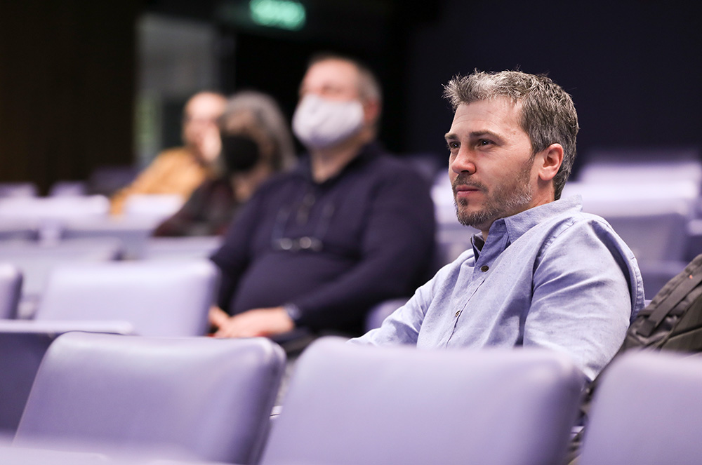 Públic a la conferència de la vall dle madriu