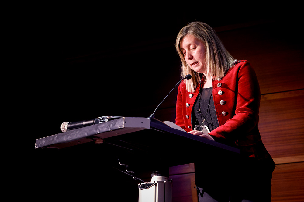 Maria Cucurull amb les recomanacions de Sant Jordi