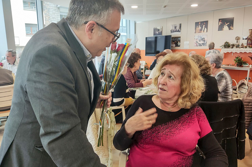 Valentí closa amb una padrina