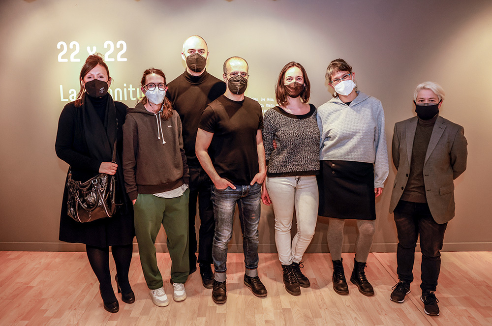 visita guiada per l'exposició 22x22 la magnitud del petit format