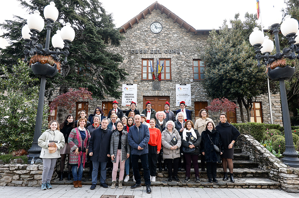 Caramellaires i autoritats a Sant Julià de Lòria