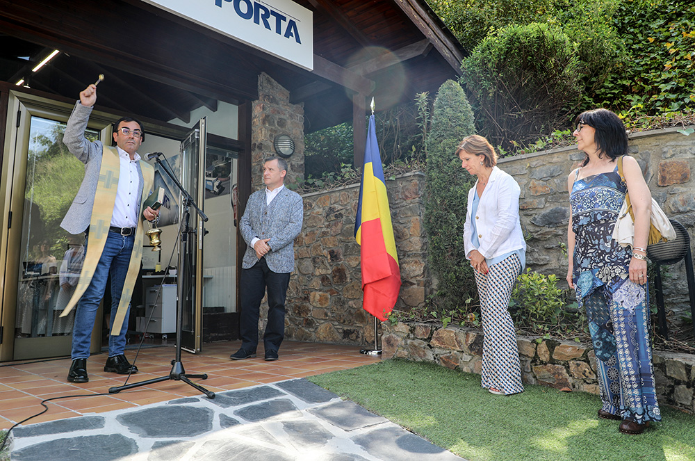 benedicció de la Nova agència traldis porta