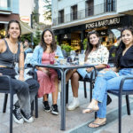 Noies a la plaça Rebés d'Andorra la Vella